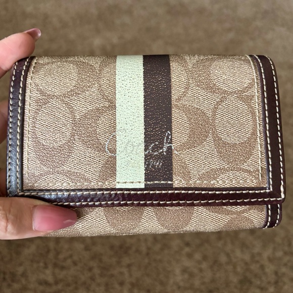 Coach Heritage Stripe Collection Wallet | Brown/Yellow interior - Picture 4 of 11